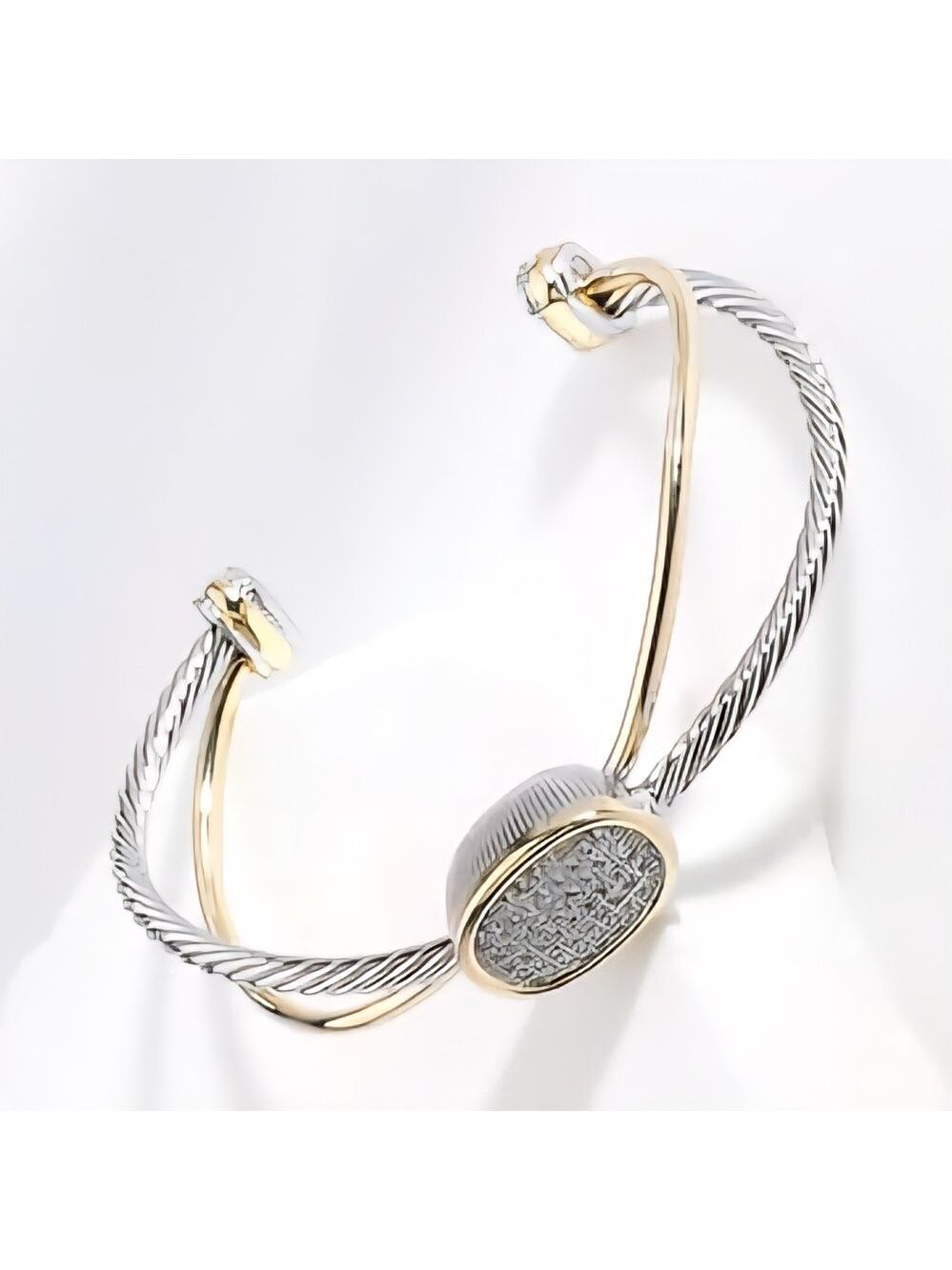 Stylist Cuff Bracelet New - Picture 2 of 4